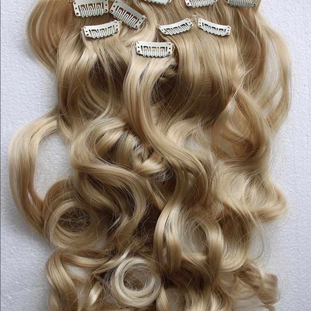 Bleach blonde Clip Ins - Picture 3 of 3